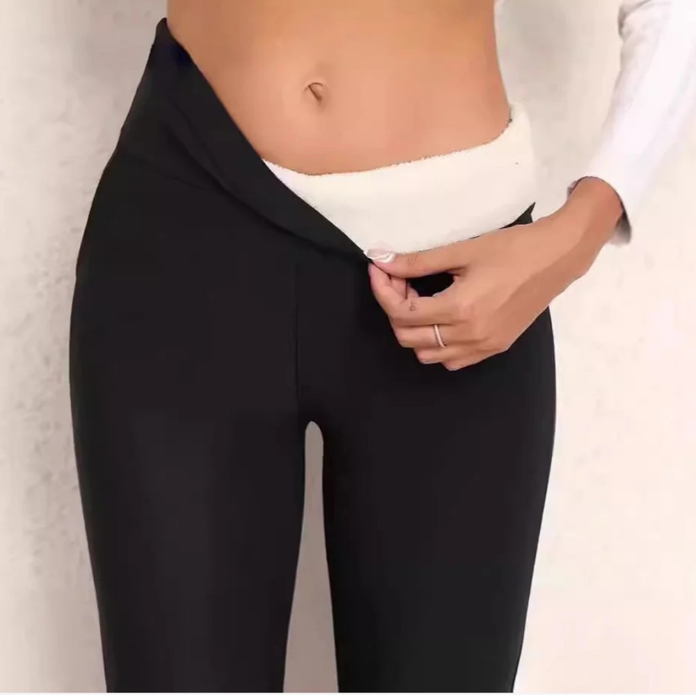 Black Fleece-Lined Leggings